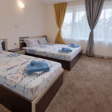 Kazlarov Guest House Kiten  Buitenkant foto