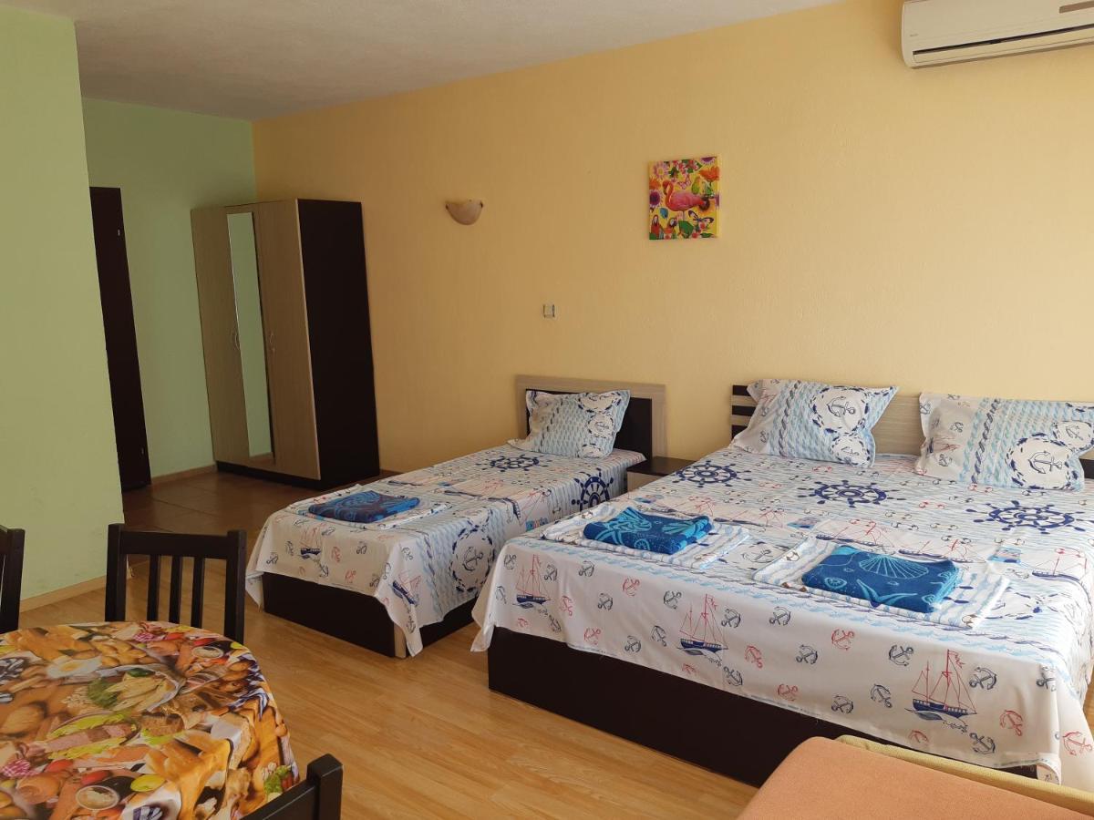 Kazlarov Guest House Kiten  Buitenkant foto