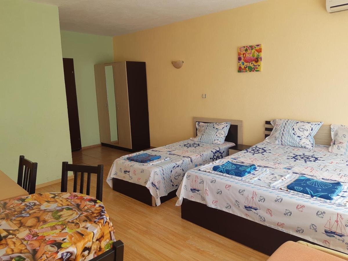 Kazlarov Guest House Kiten  Buitenkant foto