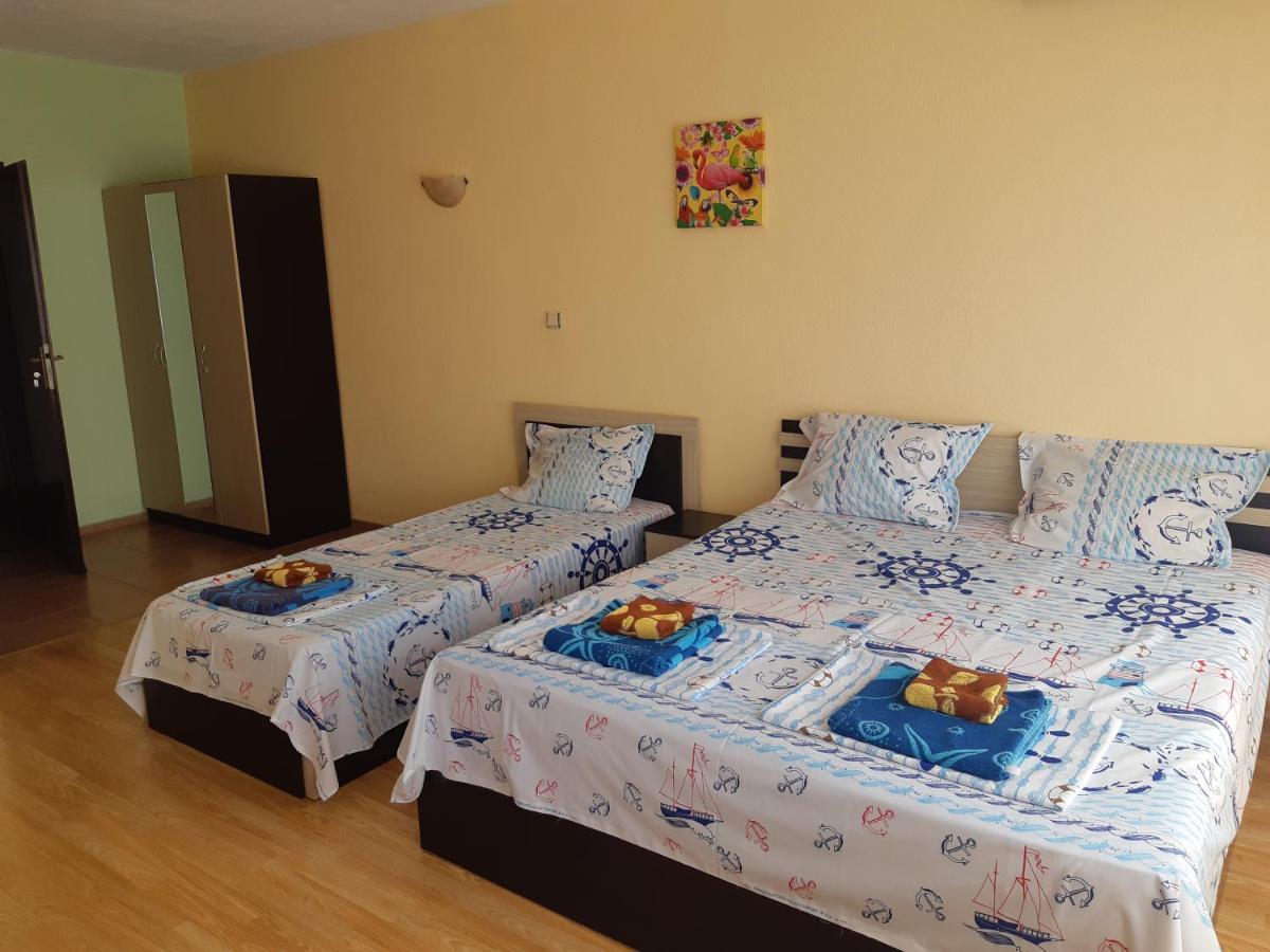Kazlarov Guest House Kiten  Buitenkant foto