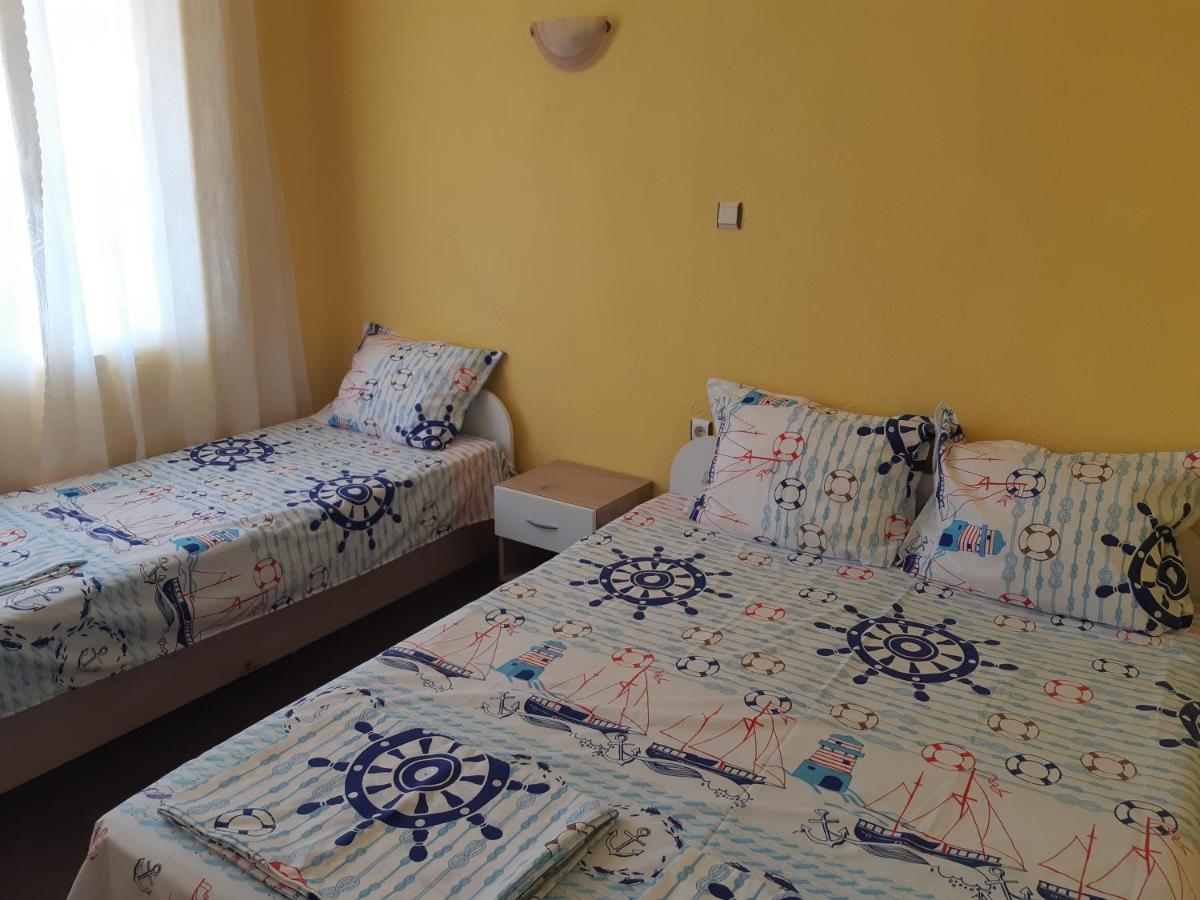Kazlarov Guest House Kiten  Buitenkant foto