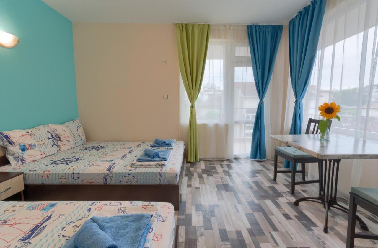 Kazlarov Guest House Kiten  Buitenkant foto