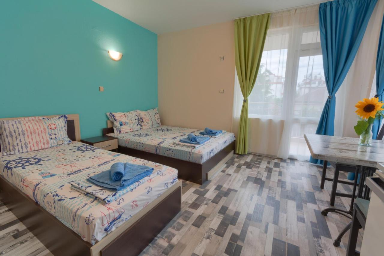 Kazlarov Guest House Kiten  Buitenkant foto