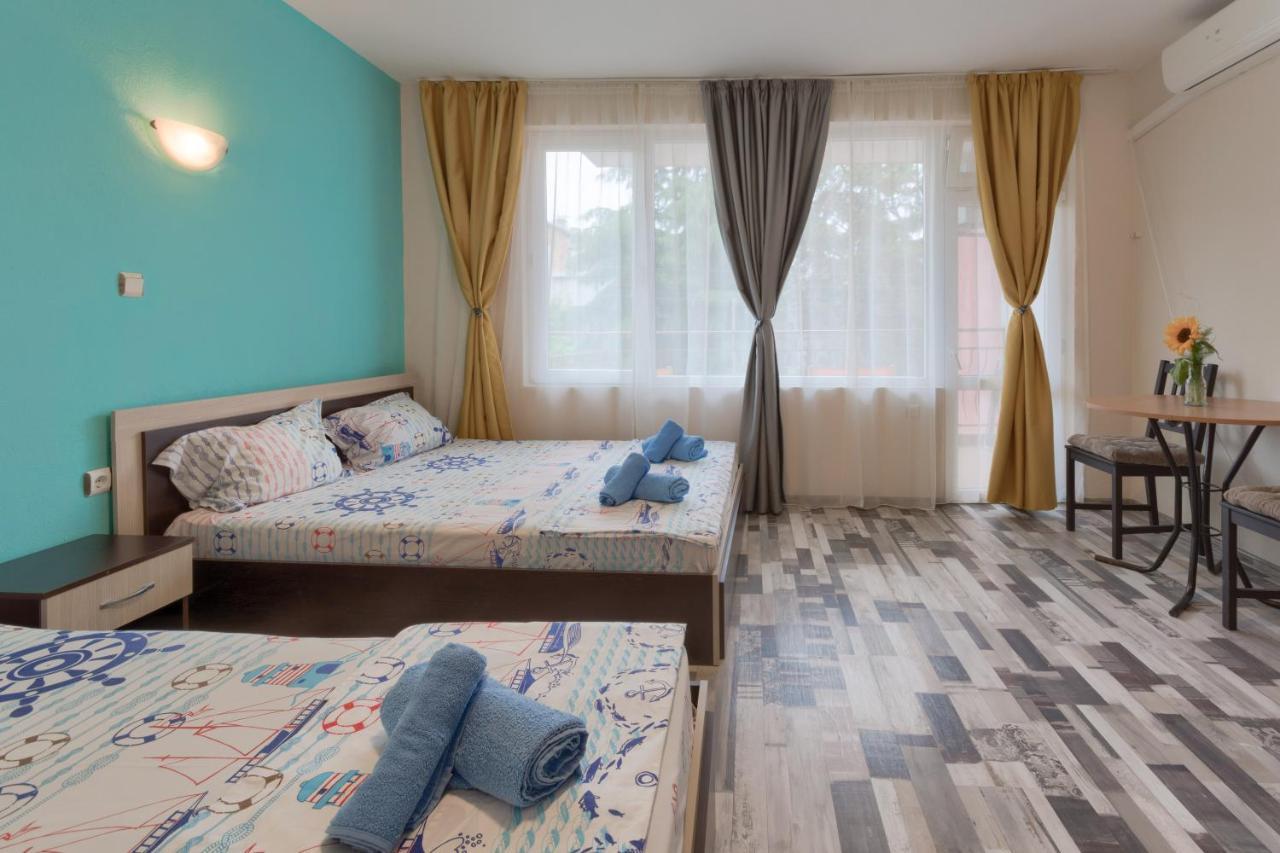 Kazlarov Guest House Kiten  Buitenkant foto