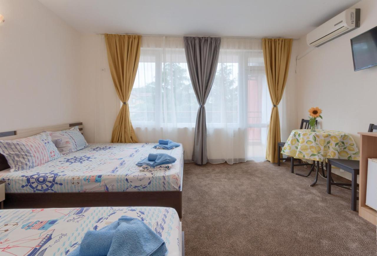 Kazlarov Guest House Kiten  Buitenkant foto