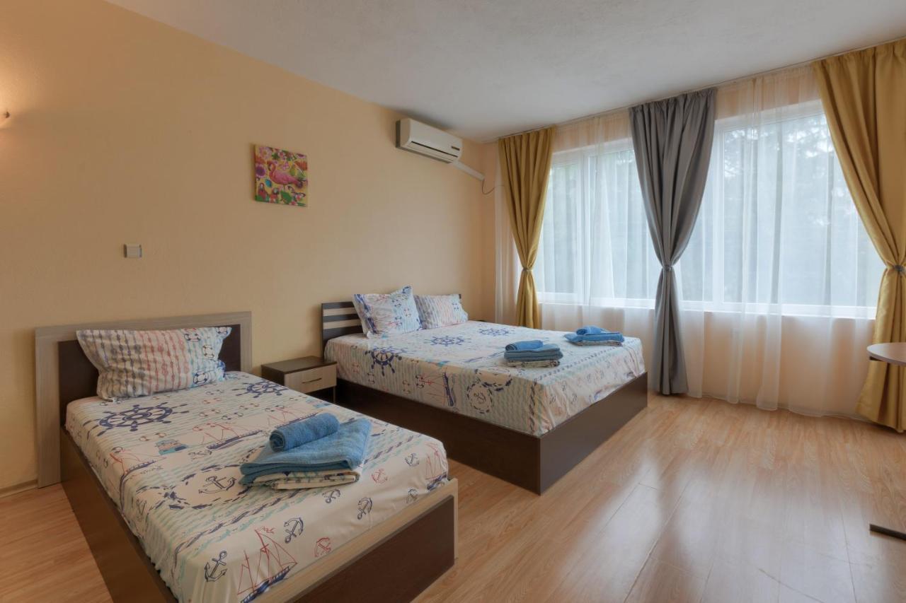 Kazlarov Guest House Kiten  Buitenkant foto
