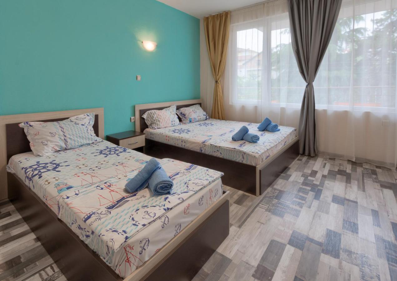 Kazlarov Guest House Kiten  Buitenkant foto