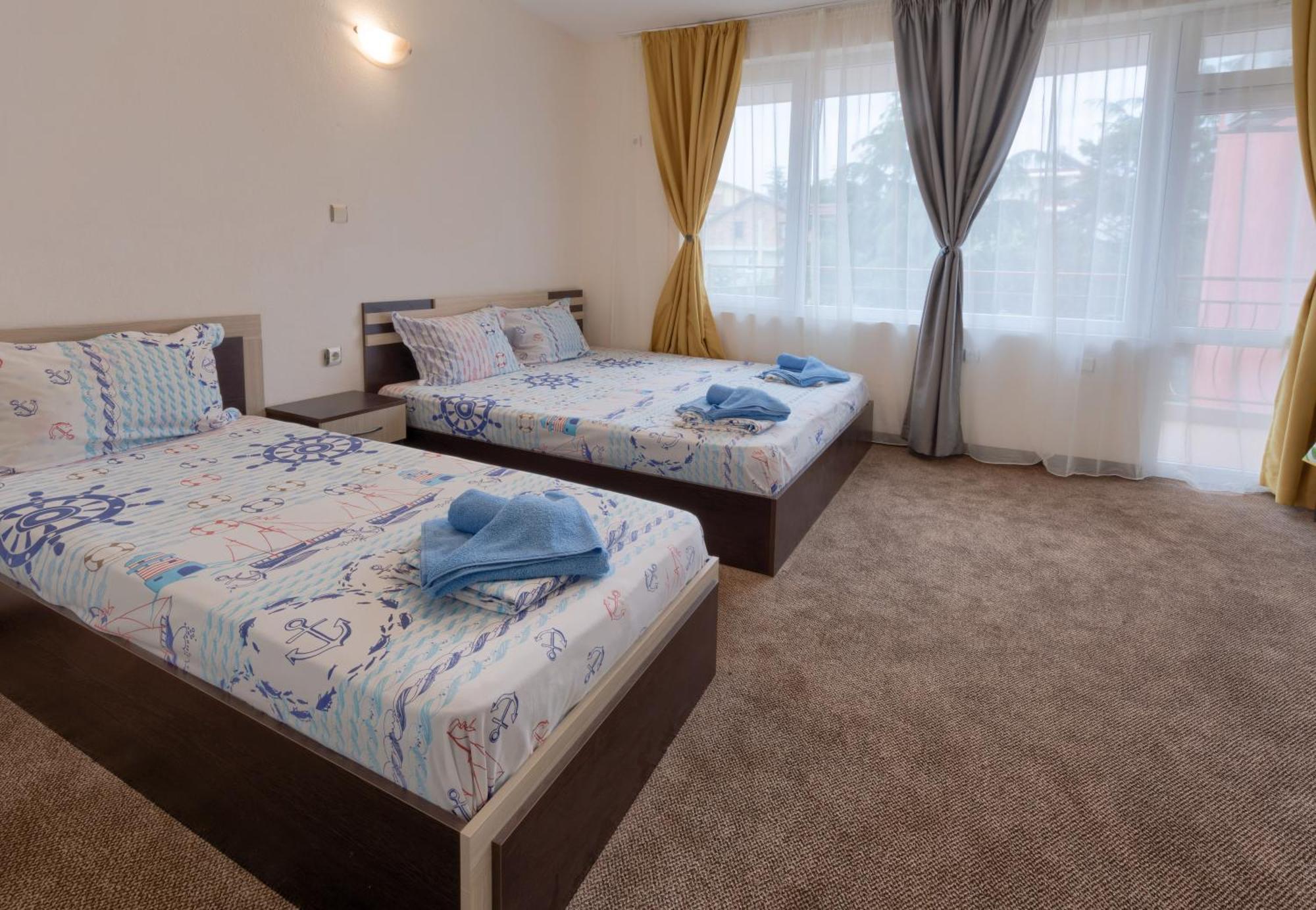 Kazlarov Guest House Kiten  Buitenkant foto