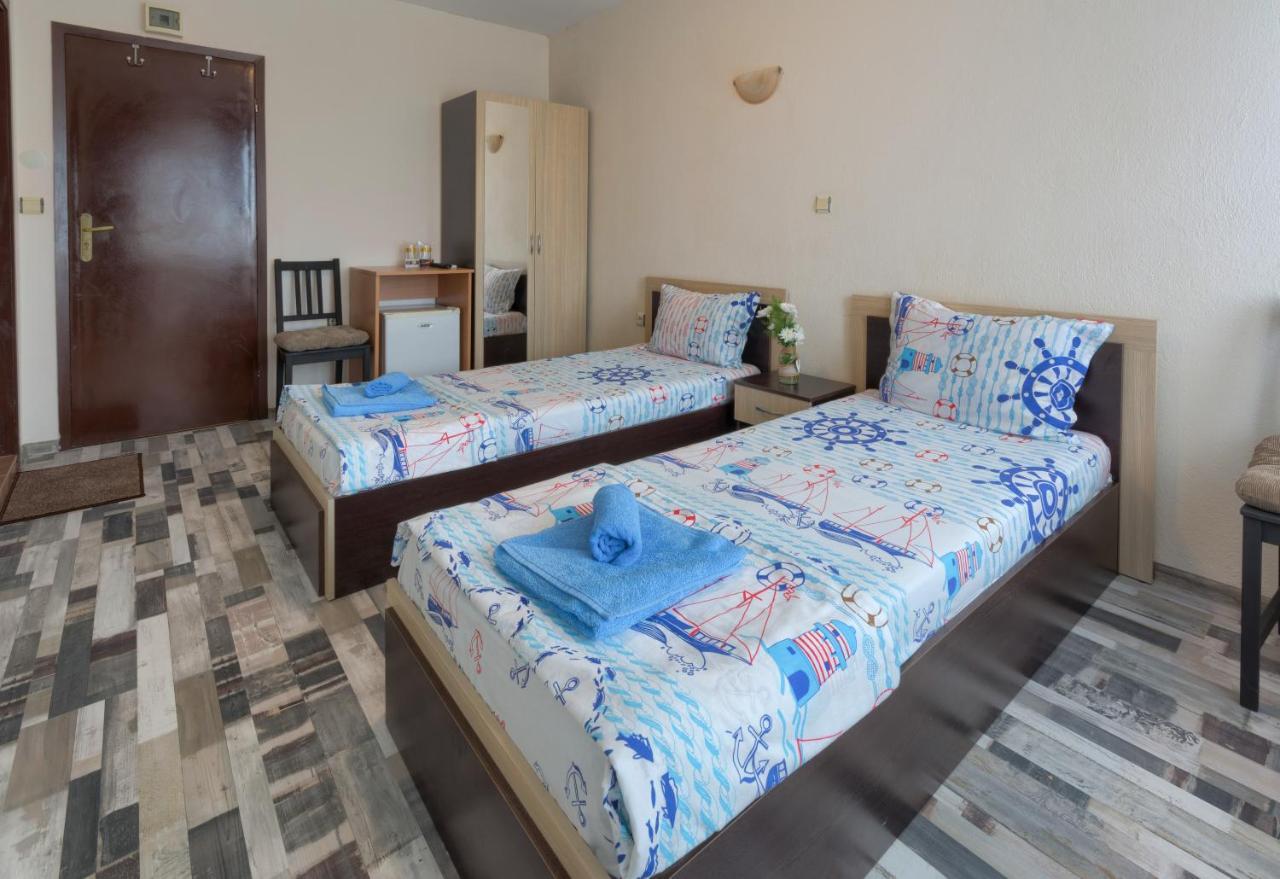 Kazlarov Guest House Kiten  Buitenkant foto