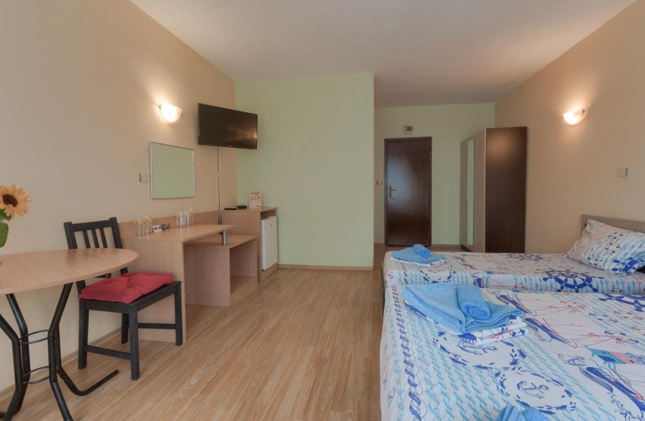 Kazlarov Guest House Kiten  Buitenkant foto