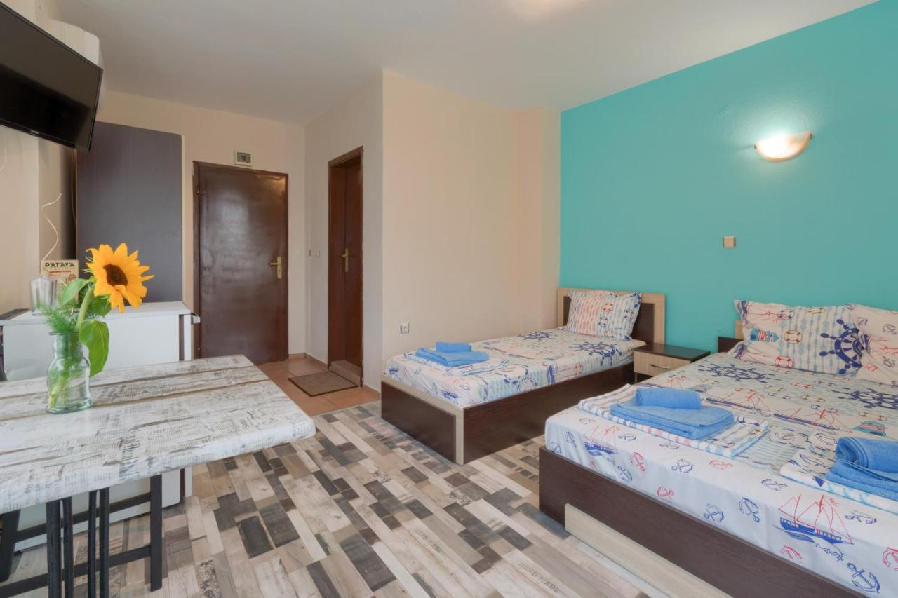 Kazlarov Guest House Kiten  Buitenkant foto