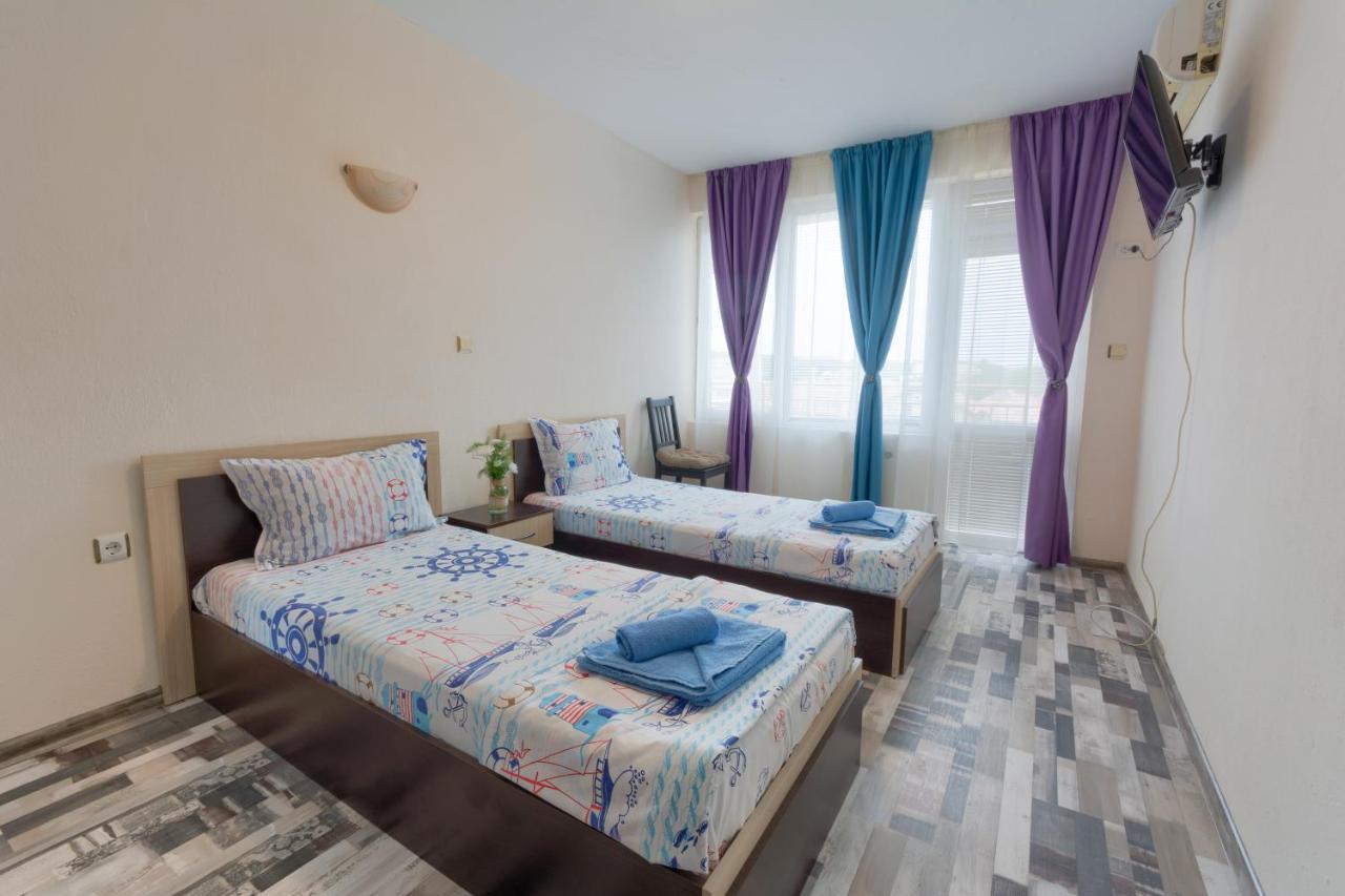 Kazlarov Guest House Kiten  Buitenkant foto