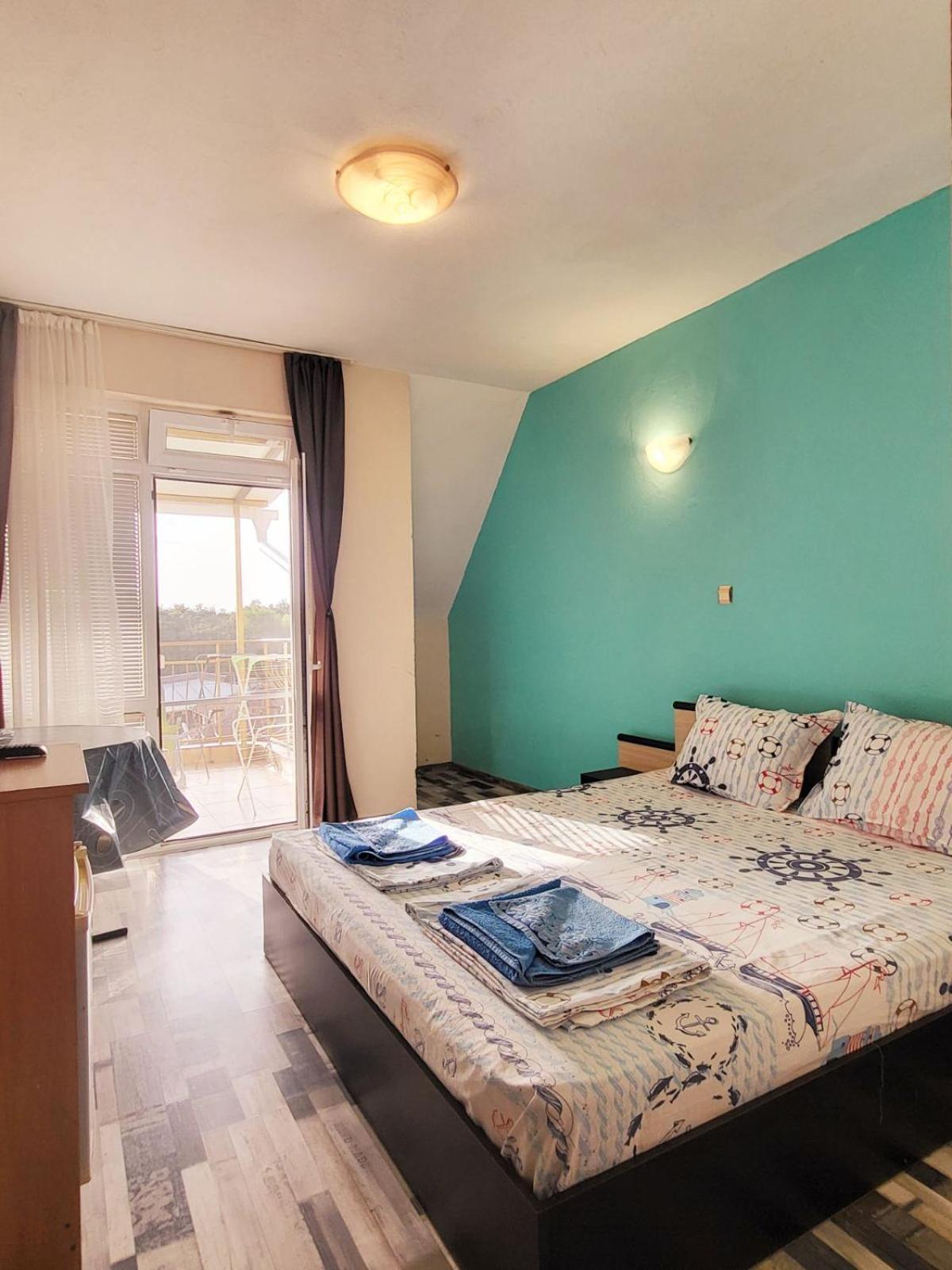 Kazlarov Guest House Kiten  Buitenkant foto
