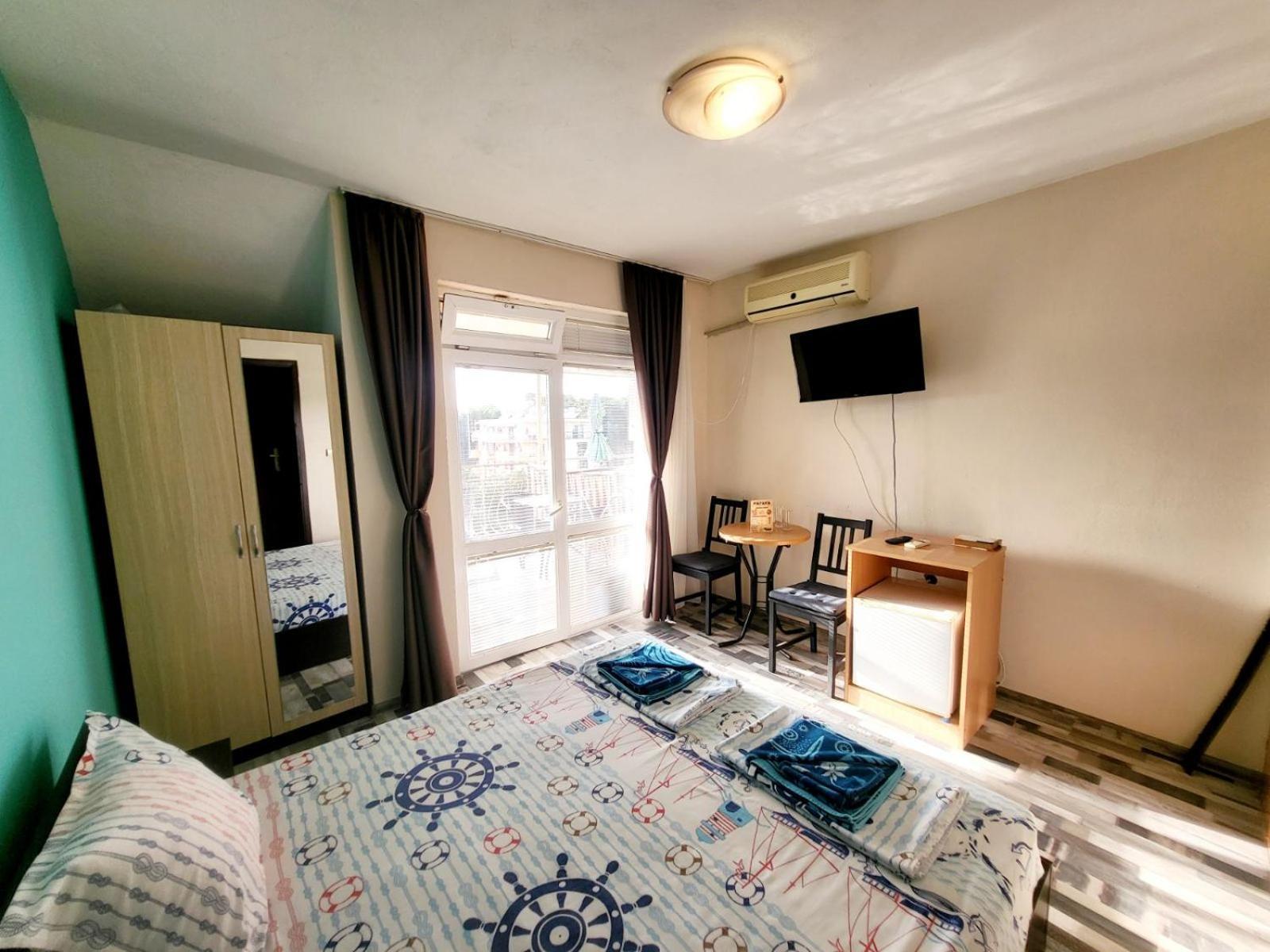 Kazlarov Guest House Kiten  Buitenkant foto