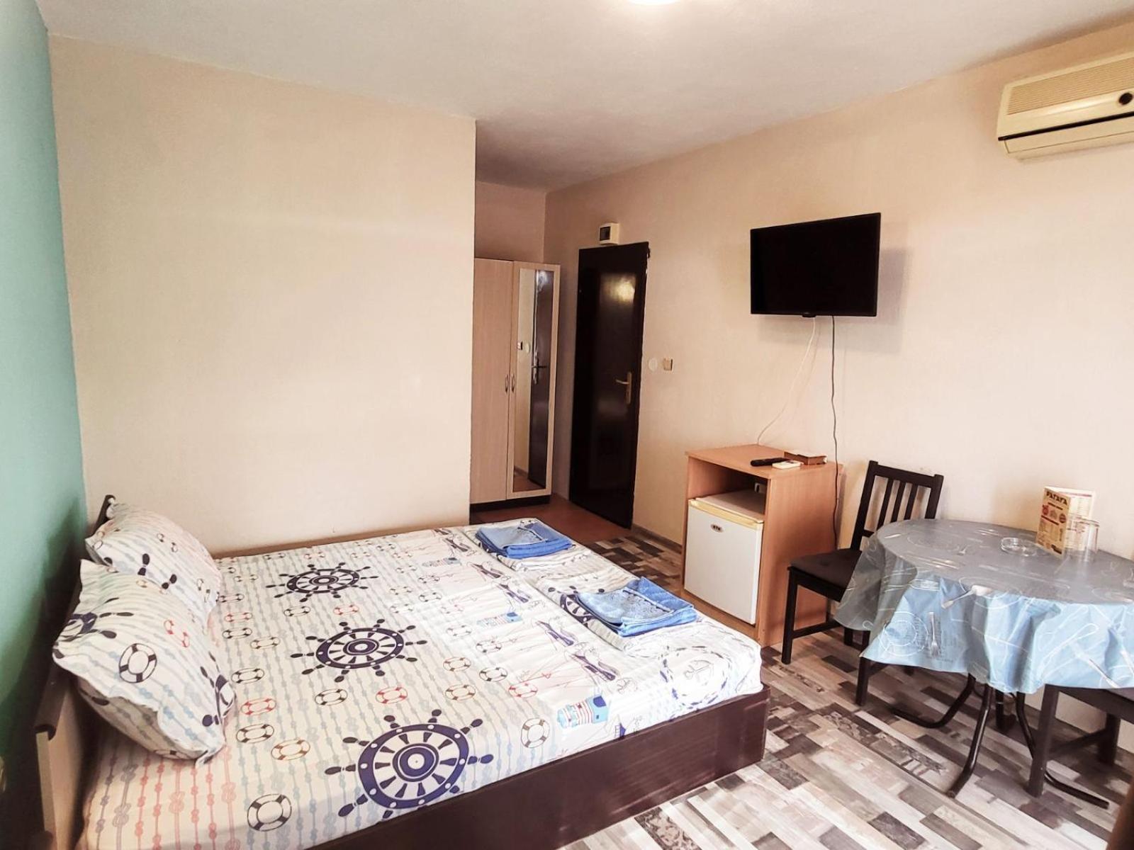 Kazlarov Guest House Kiten  Buitenkant foto