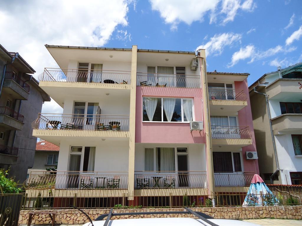 Kazlarov Guest House Kiten  Buitenkant foto