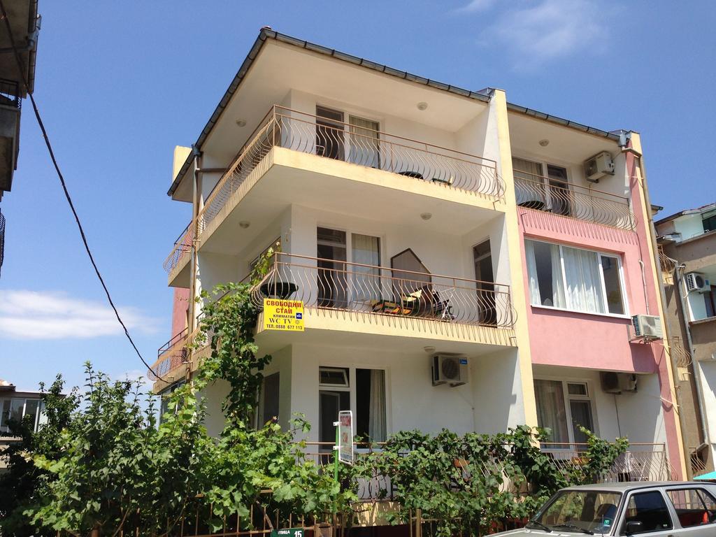 Kazlarov Guest House Kiten  Buitenkant foto
